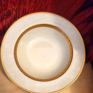 10" Mikasa 24k trim Serving Bowl Antique Lace Pattern